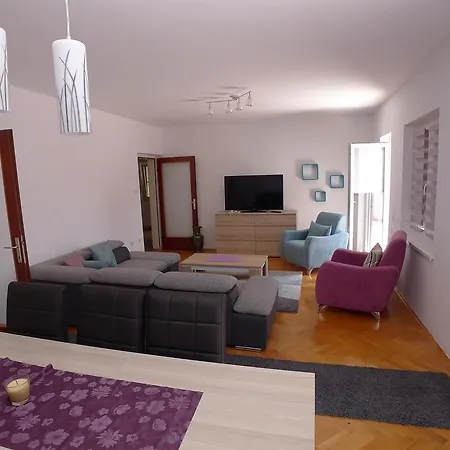 Holiday In Pjescana Uvala 27445 Holiday home *